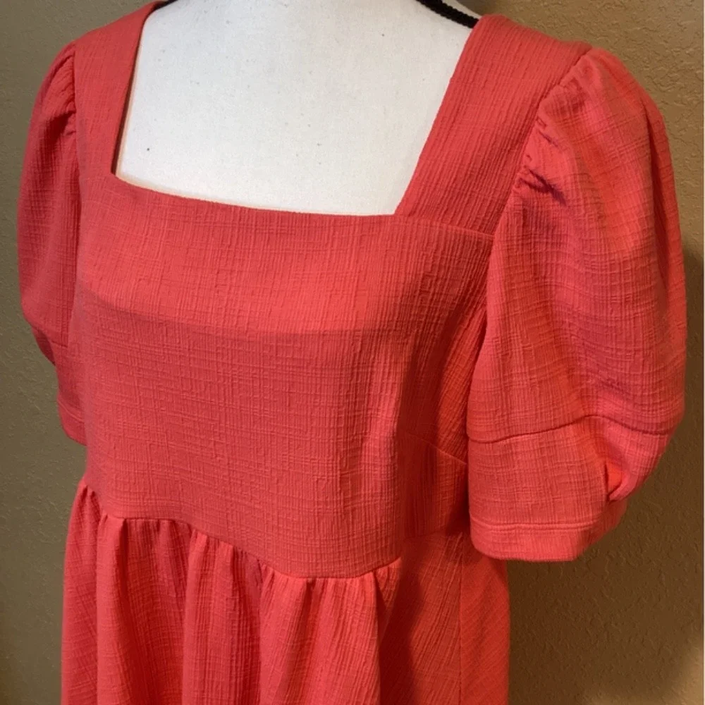 Maison Tara Coral Colored, Square Neck, Puff Sleeve short dress, Size‎ Large